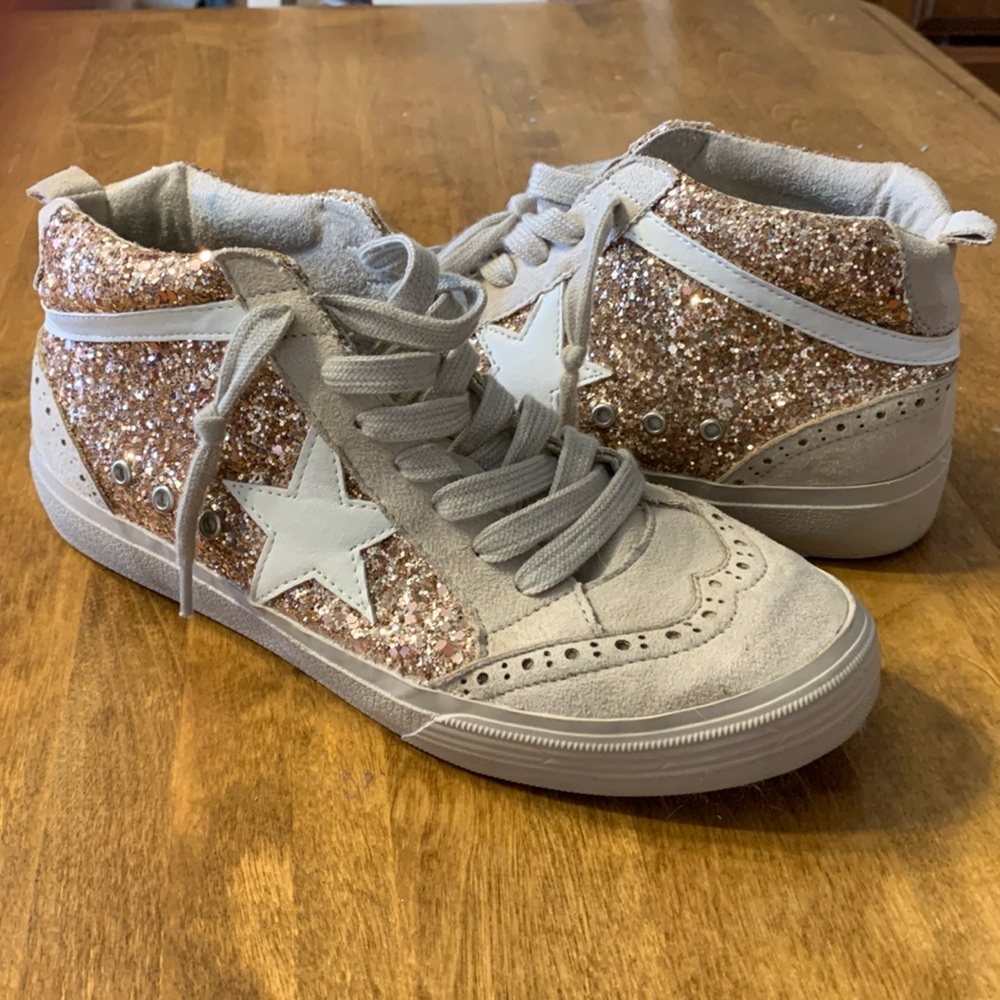 Women’s ShuShop Rina Sneakers in Rose gold - Picture 2 of 8
